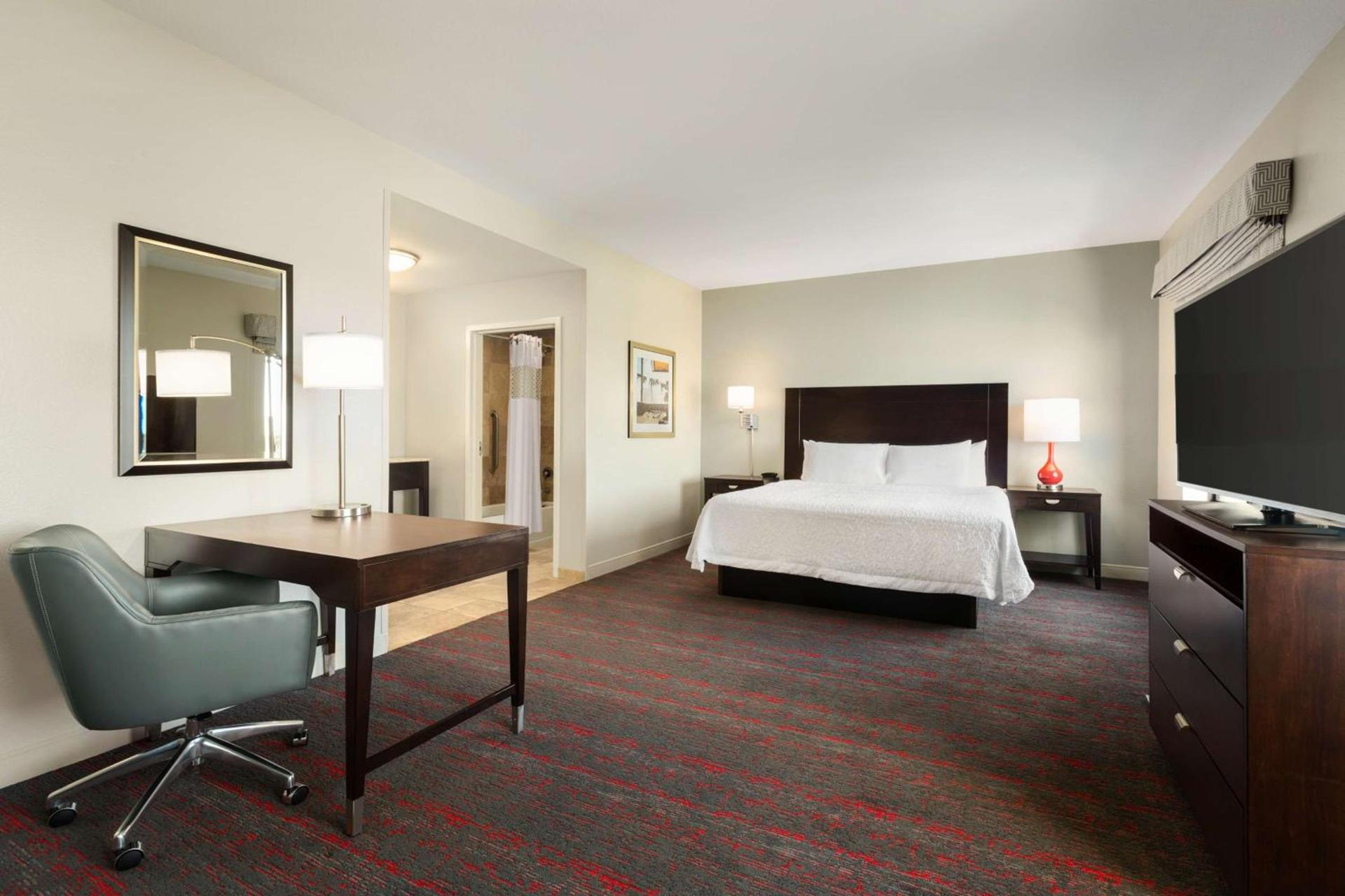 Hampton Inn & Suites Phoenix Glendale-Westgate photo 29