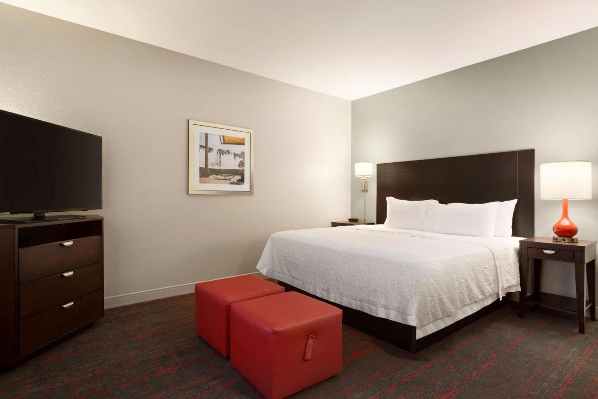 Hampton Inn & Suites Phoenix Glendale-Westgate photo 36