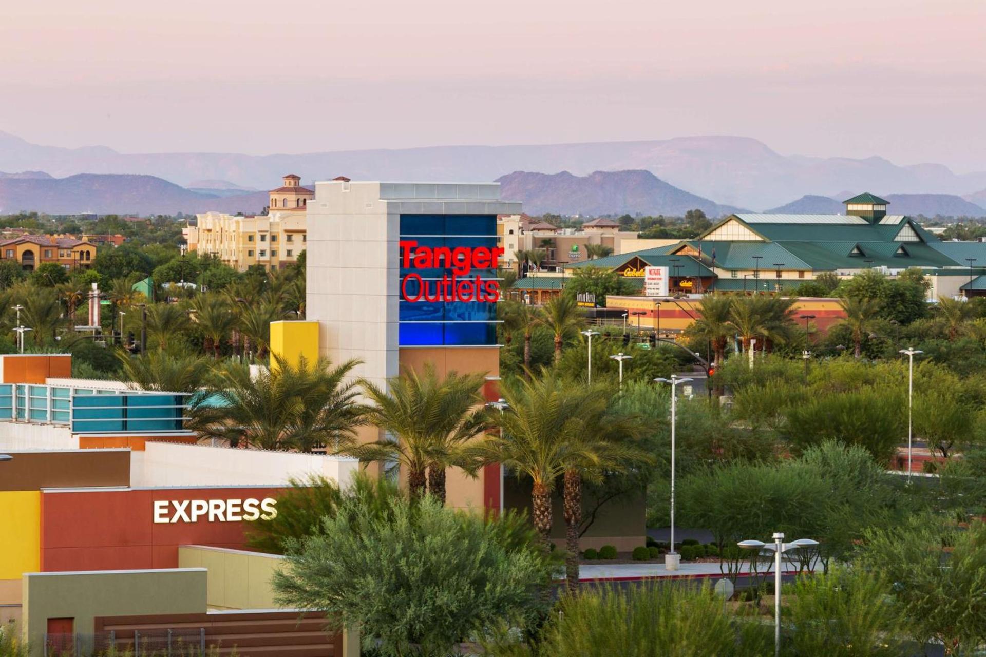 Hampton Inn & Suites Phoenix Glendale-Westgate photo 34