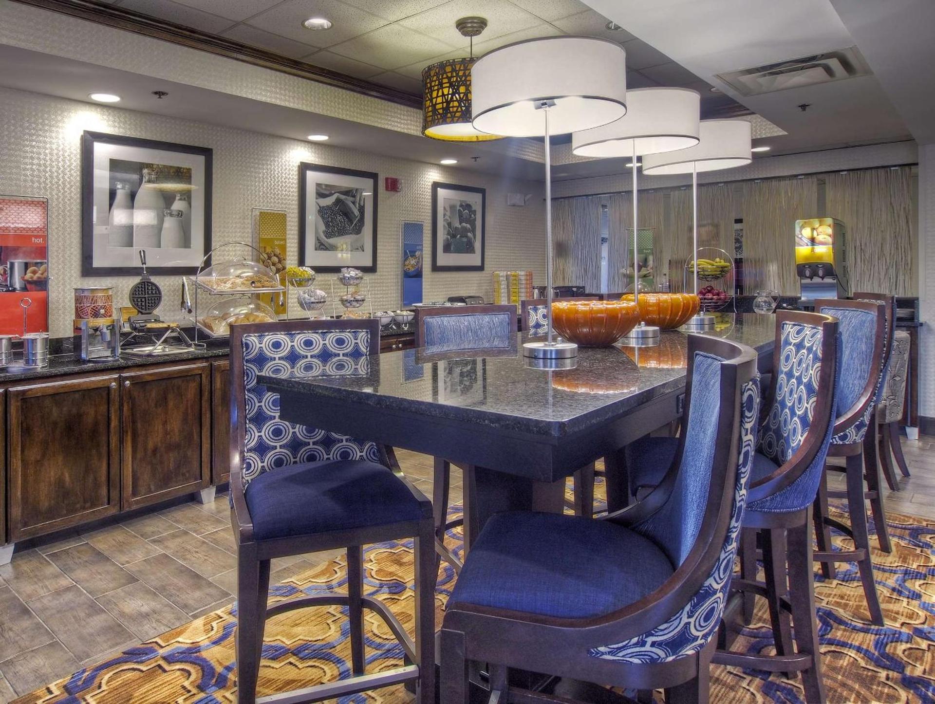 Hampton Inn Bristol photo 9