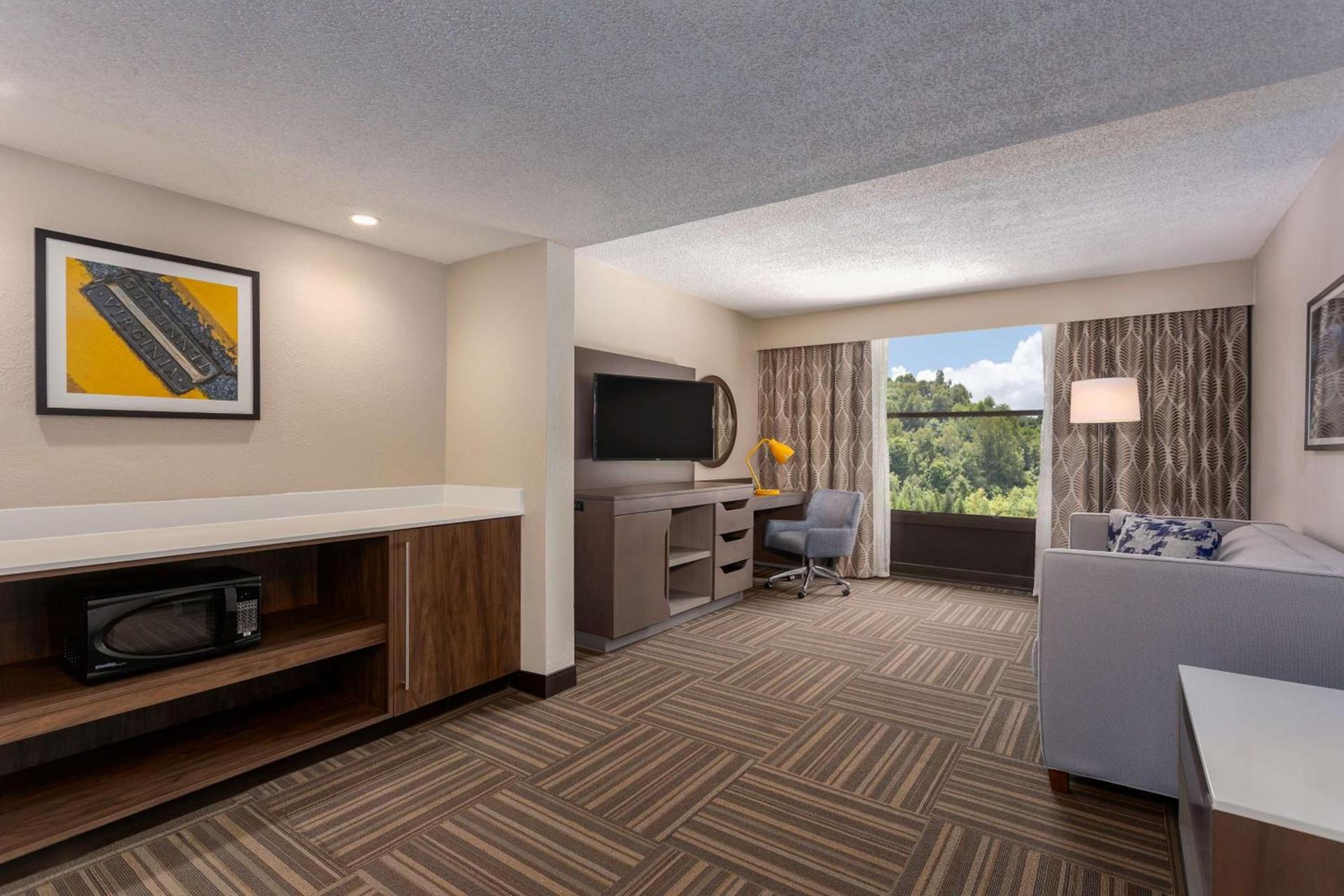 Hampton Inn Bristol photo 12
