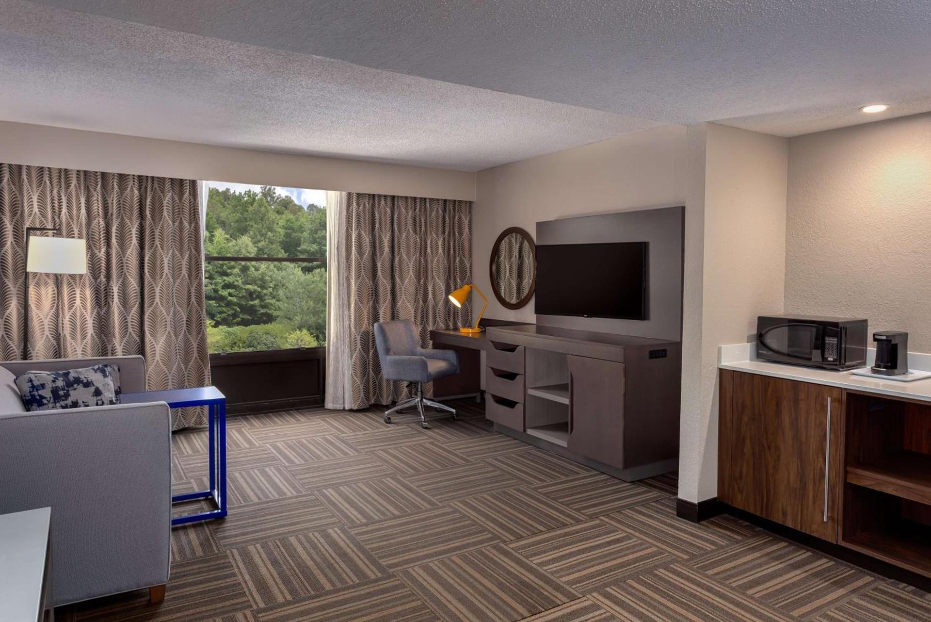 Hampton Inn Bristol photo 18