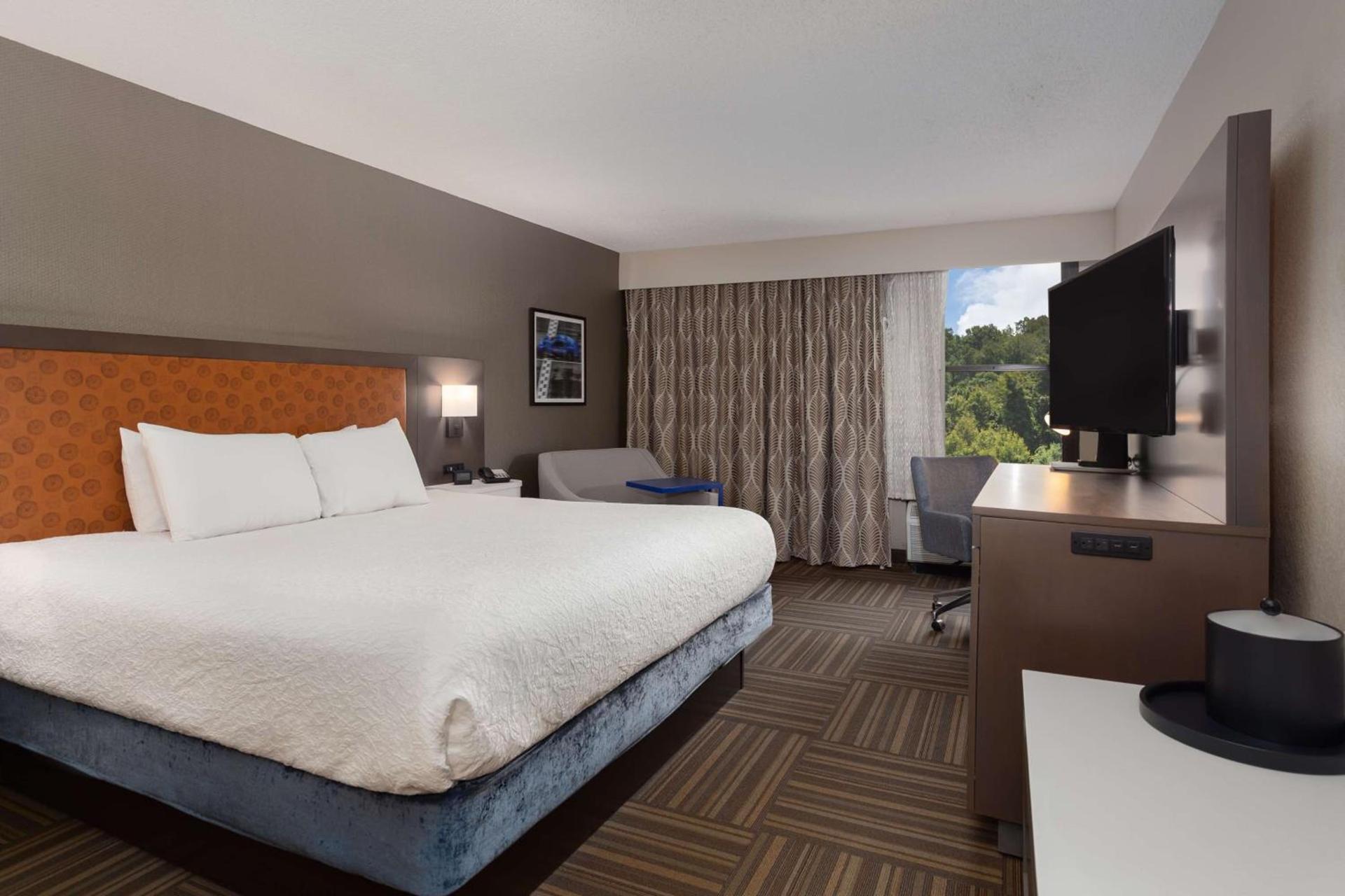 Hampton Inn Bristol photo 19