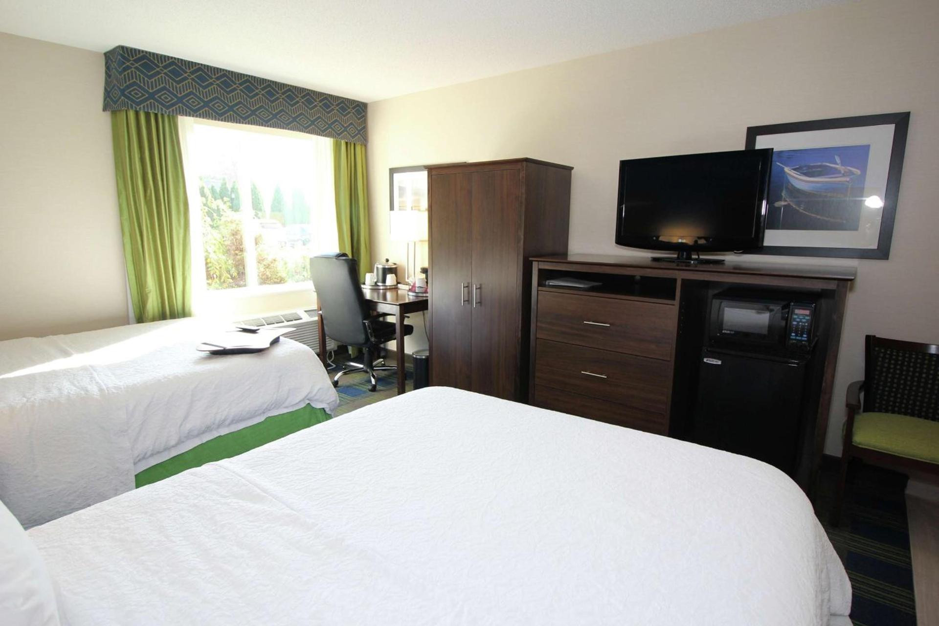 Hampton Inn Sandusky-Central photo 14