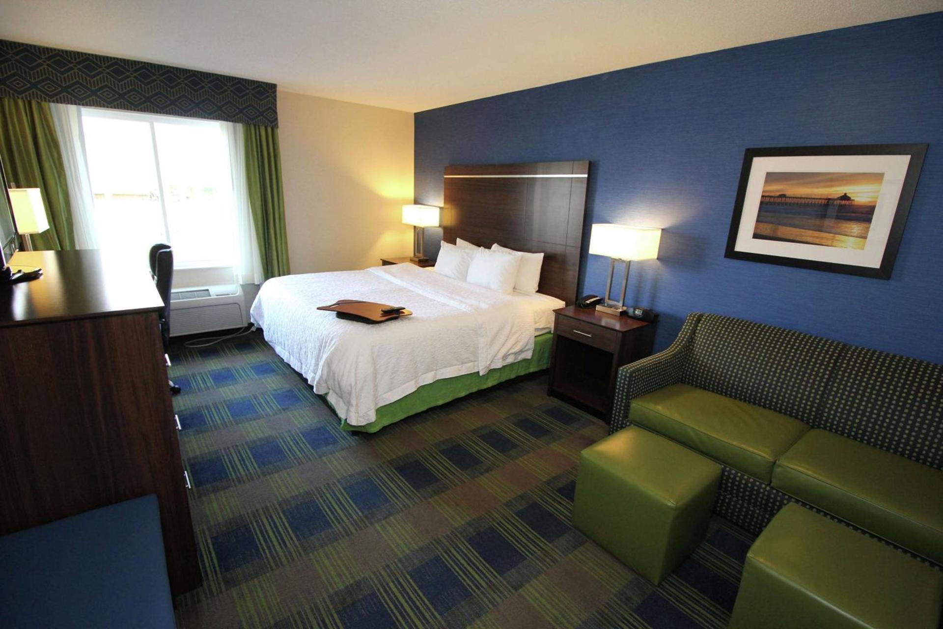 Hampton Inn Sandusky-Central photo 13