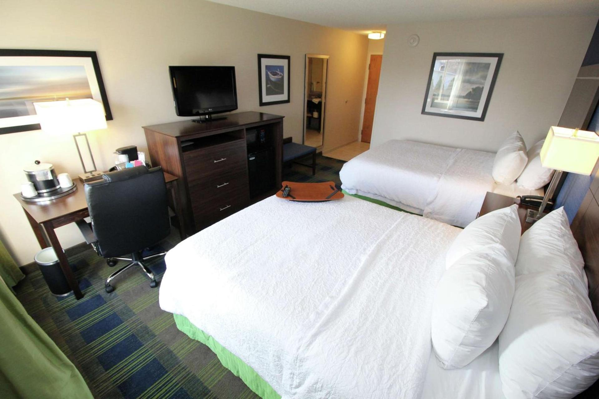 Hampton Inn Sandusky-Central photo 16