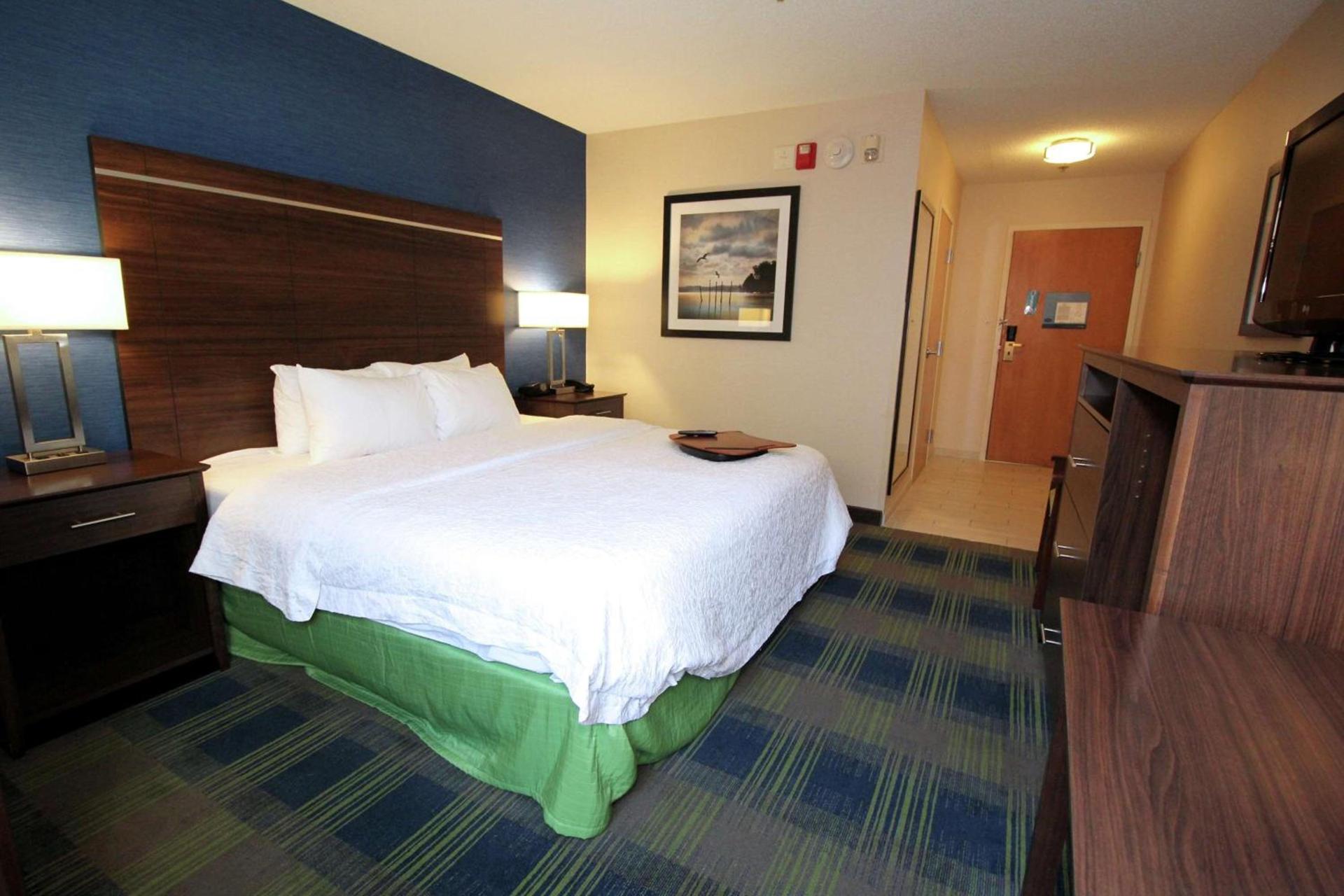 Hampton Inn Sandusky-Central photo 17