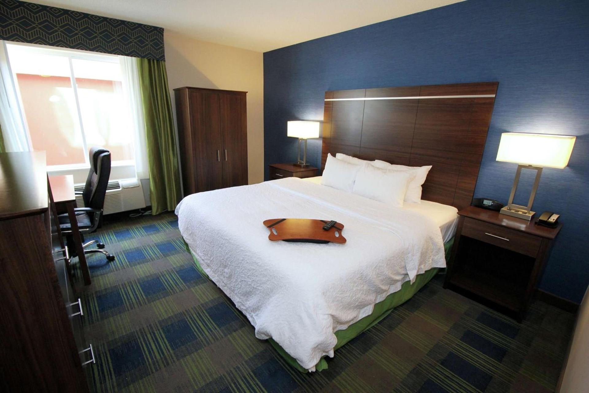 Hampton Inn Sandusky-Central photo 18