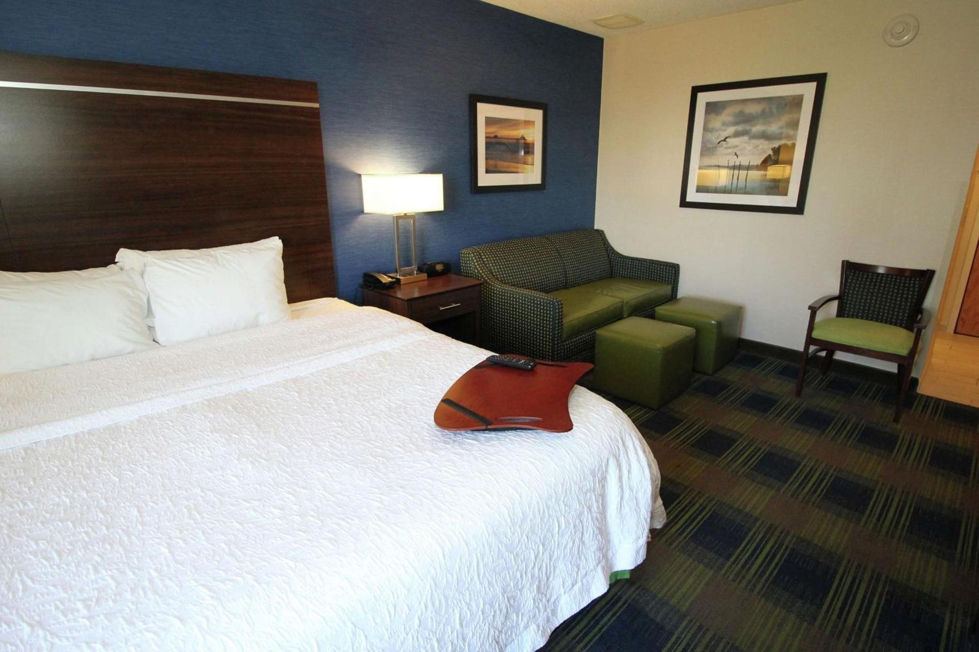Hampton Inn Sandusky-Central photo 20