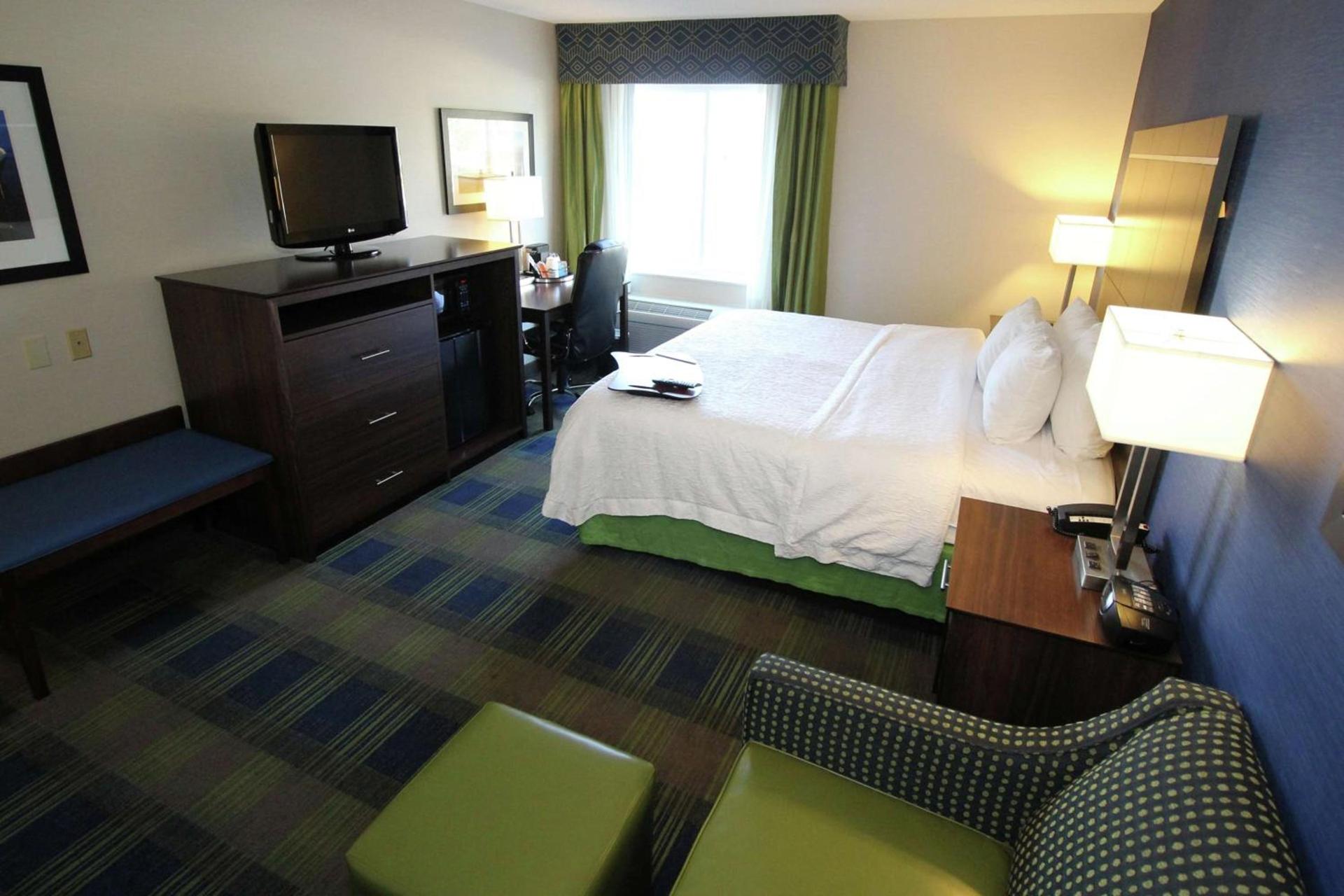 Hampton Inn Sandusky-Central photo 19