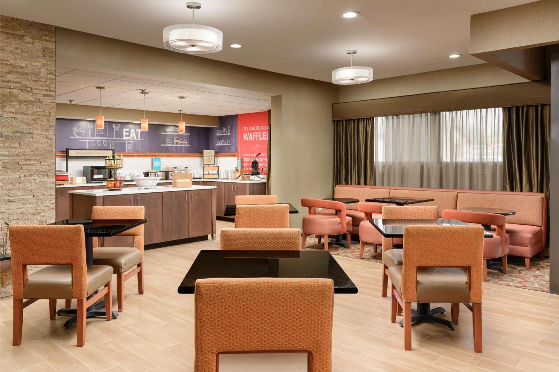 Hampton Inn Oak Ridge Knoxville photo 9
