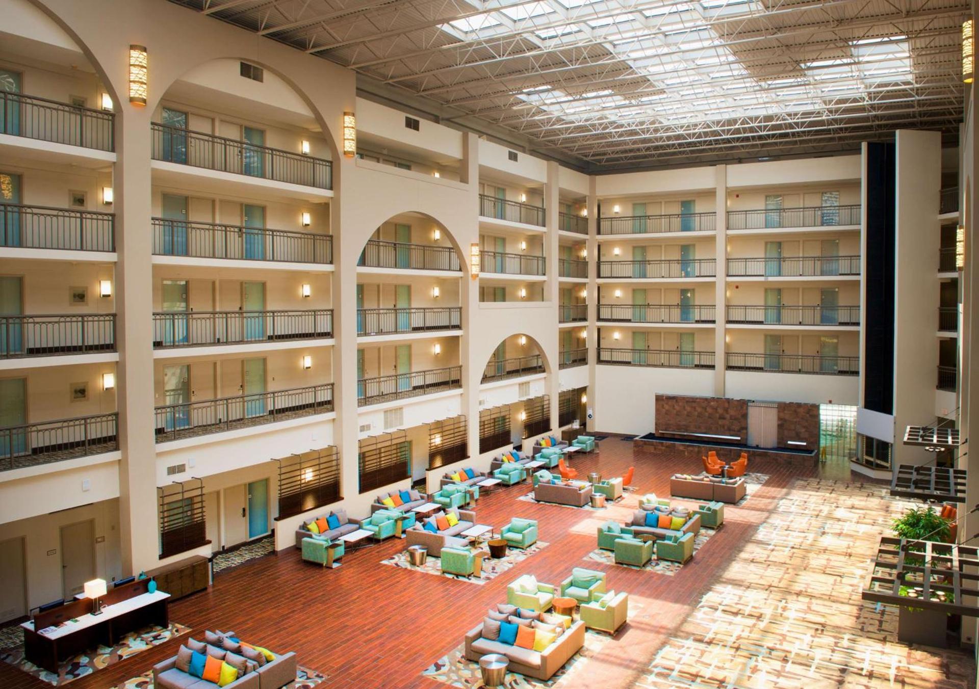 Embassy Suites by Hilton Cincinnati Northeast - Blue Ash photo 5
