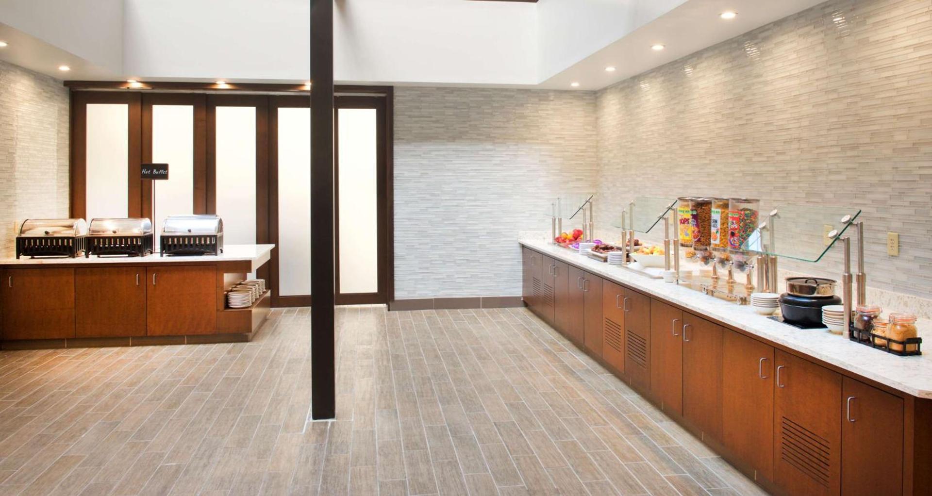 Embassy Suites by Hilton Cincinnati Northeast - Blue Ash photo 11