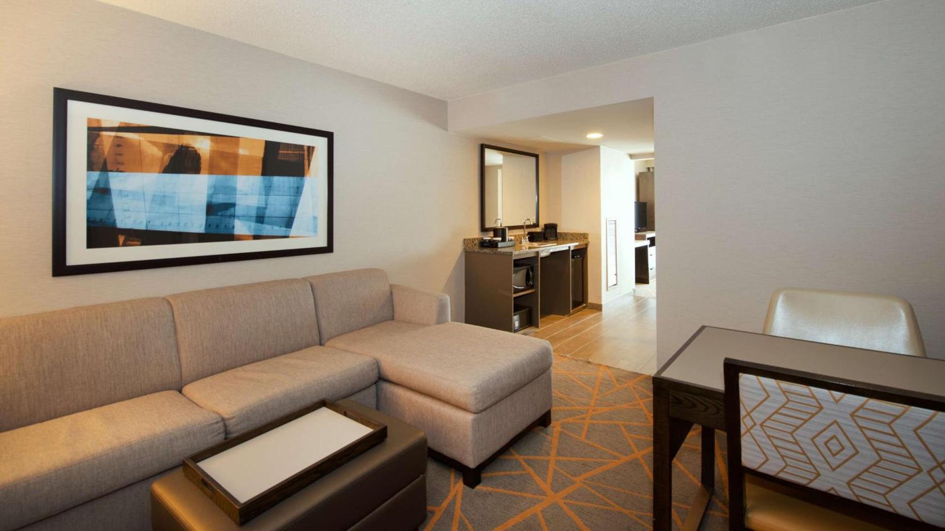 Embassy Suites by Hilton Cincinnati Northeast - Blue Ash photo 16