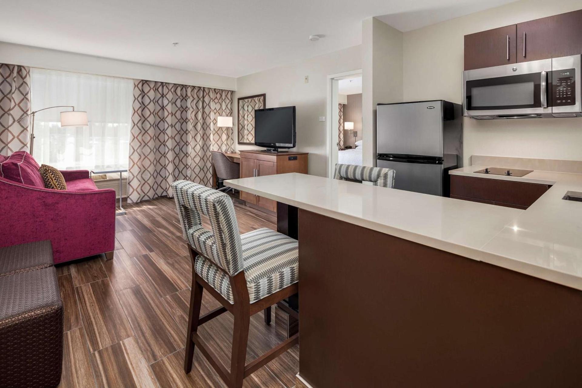 Hampton Inn & Suites Seattle North/Lynnwood photo 36