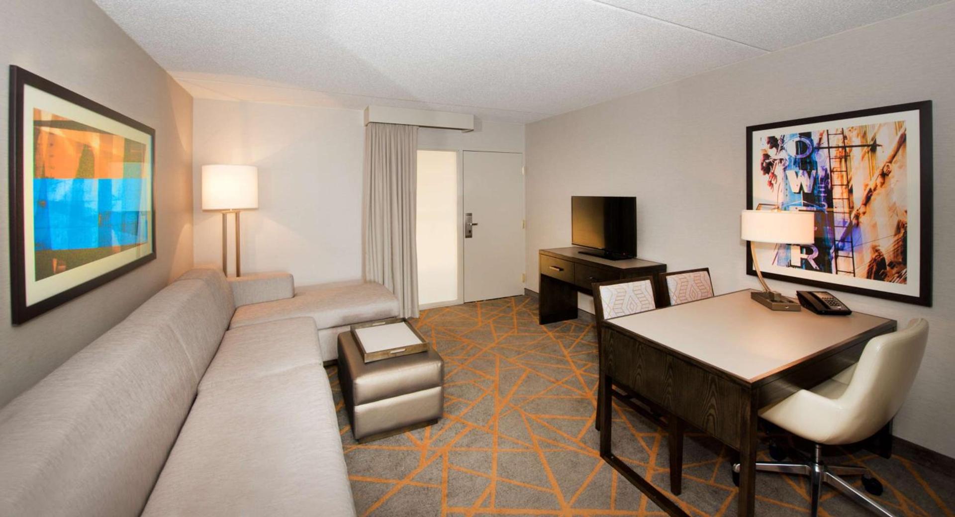 Embassy Suites by Hilton Cincinnati Northeast - Blue Ash photo 27
