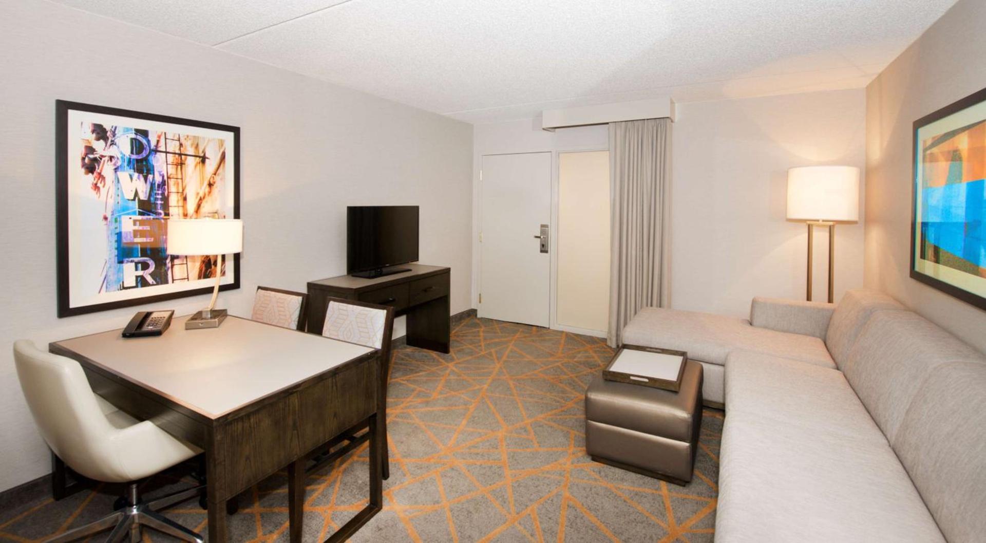 Embassy Suites by Hilton Cincinnati Northeast - Blue Ash photo 29