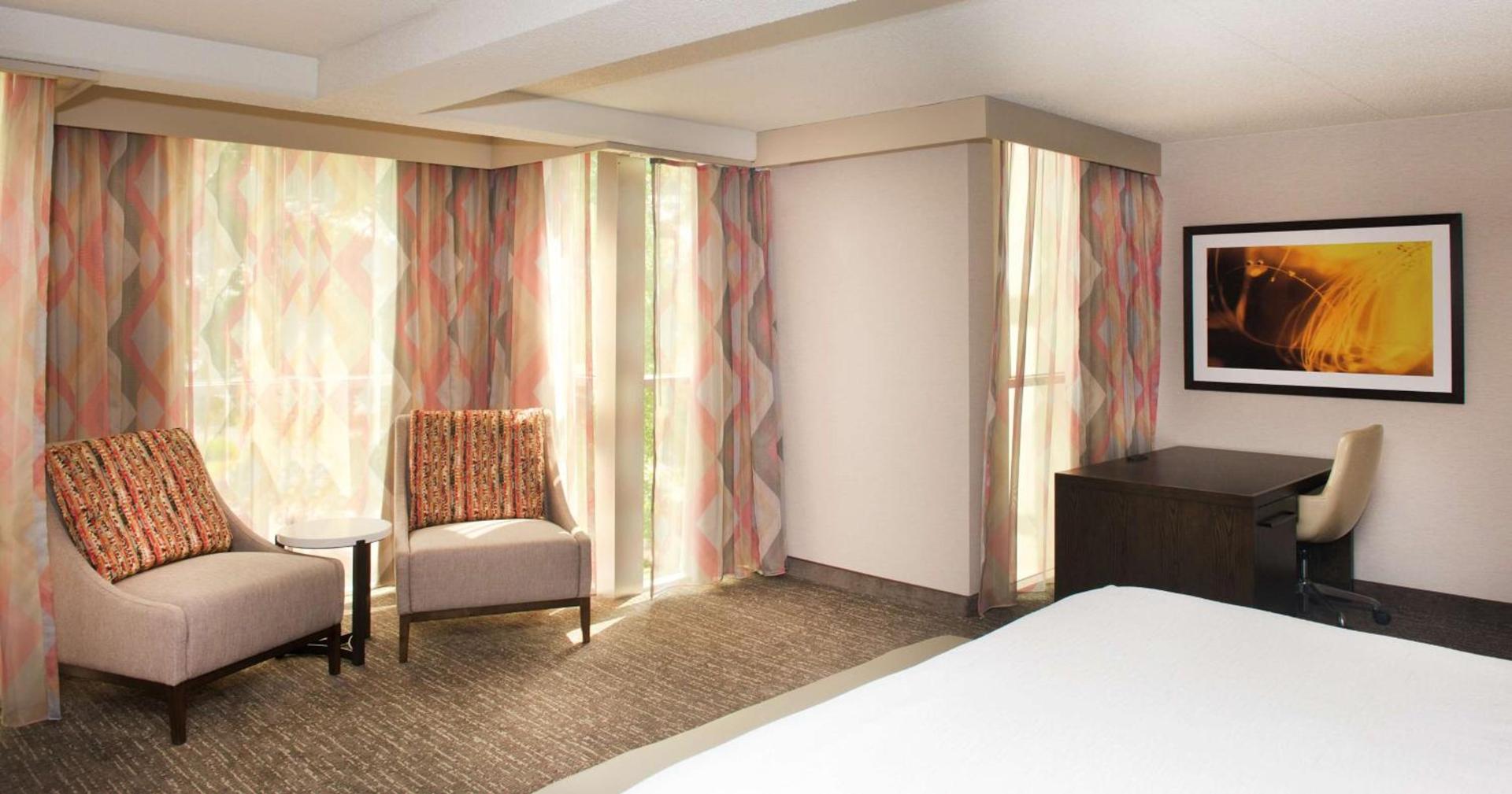 Embassy Suites by Hilton Cincinnati Northeast - Blue Ash photo 30
