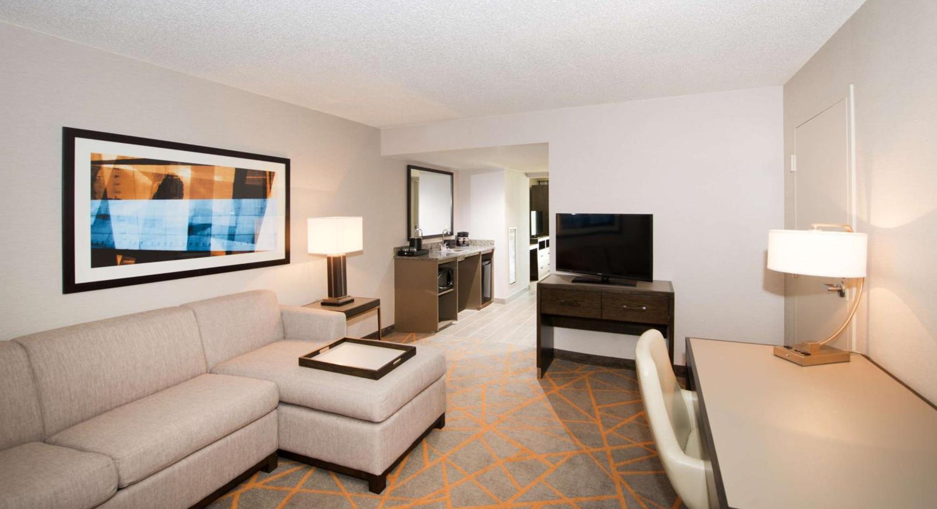 Embassy Suites by Hilton Cincinnati Northeast - Blue Ash photo 31