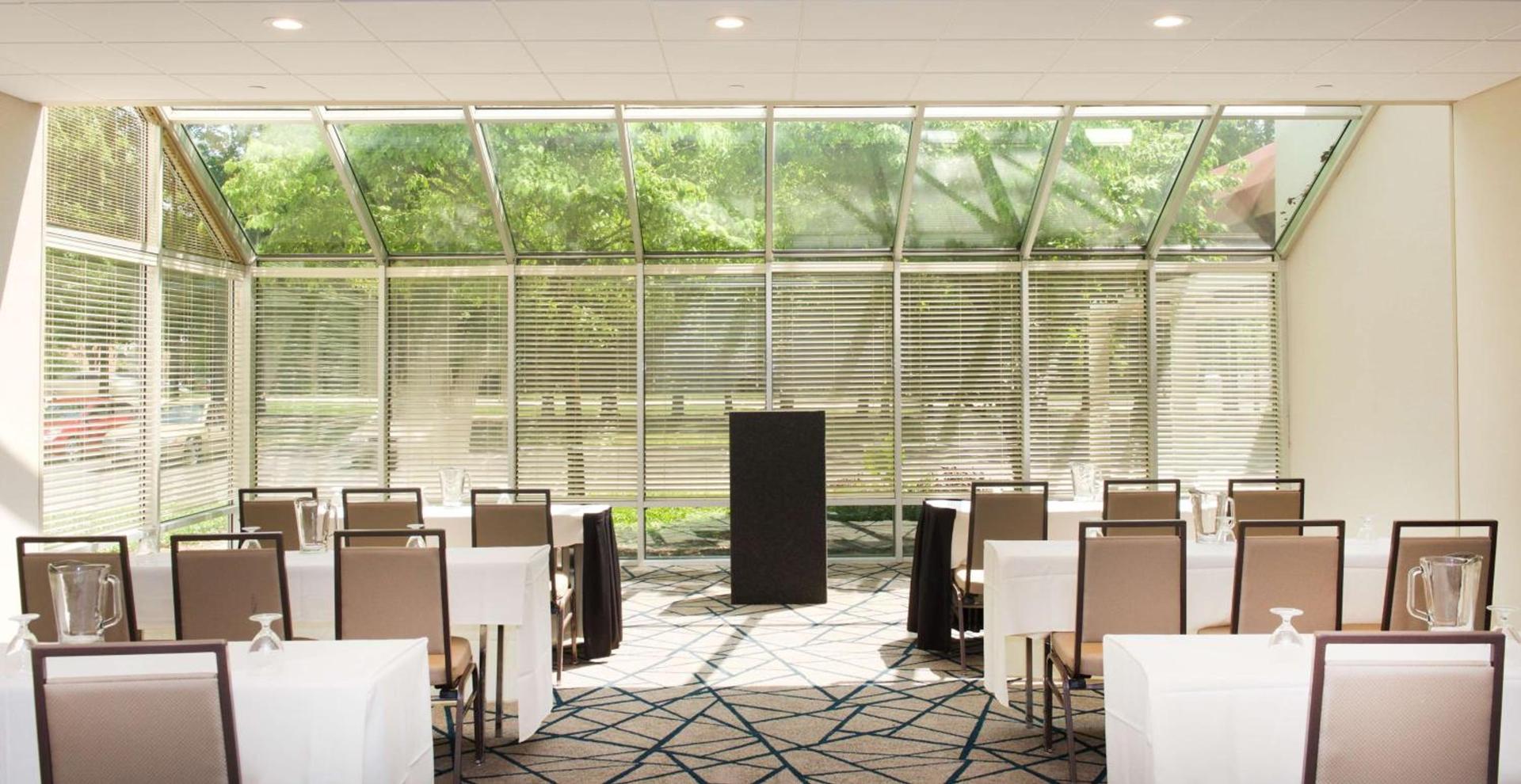Embassy Suites by Hilton Cincinnati Northeast - Blue Ash photo 40