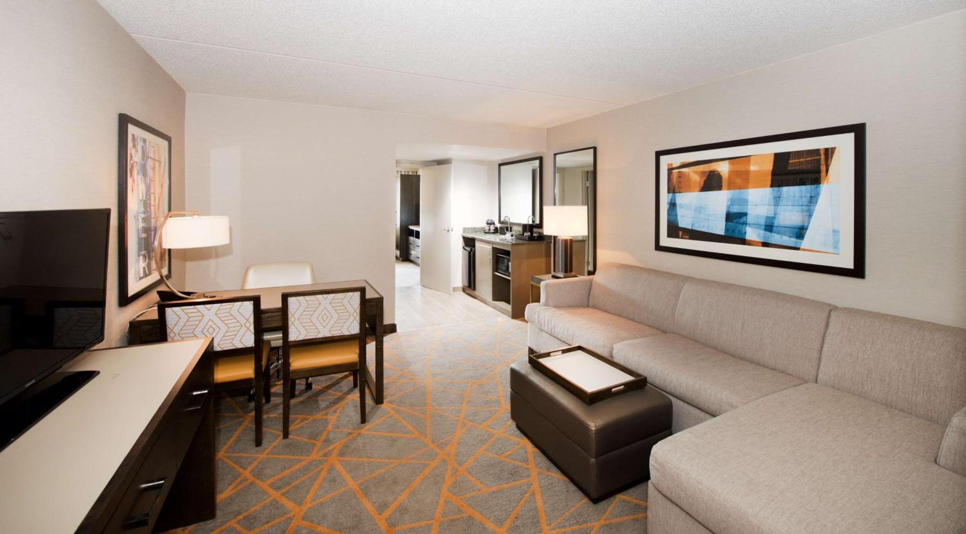 Embassy Suites by Hilton Cincinnati Northeast - Blue Ash photo 44