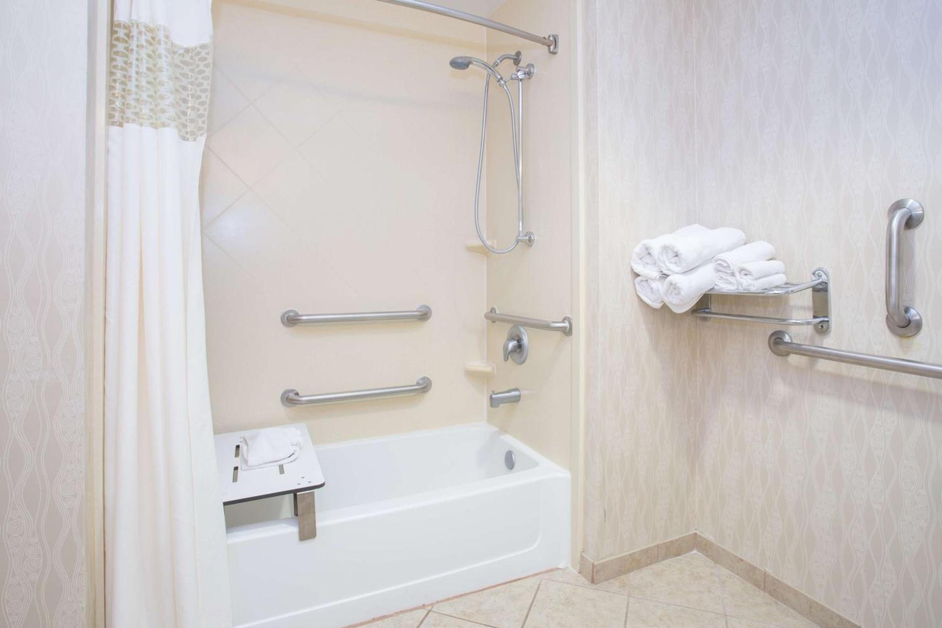Hampton Inn Santa Rosa photo 14