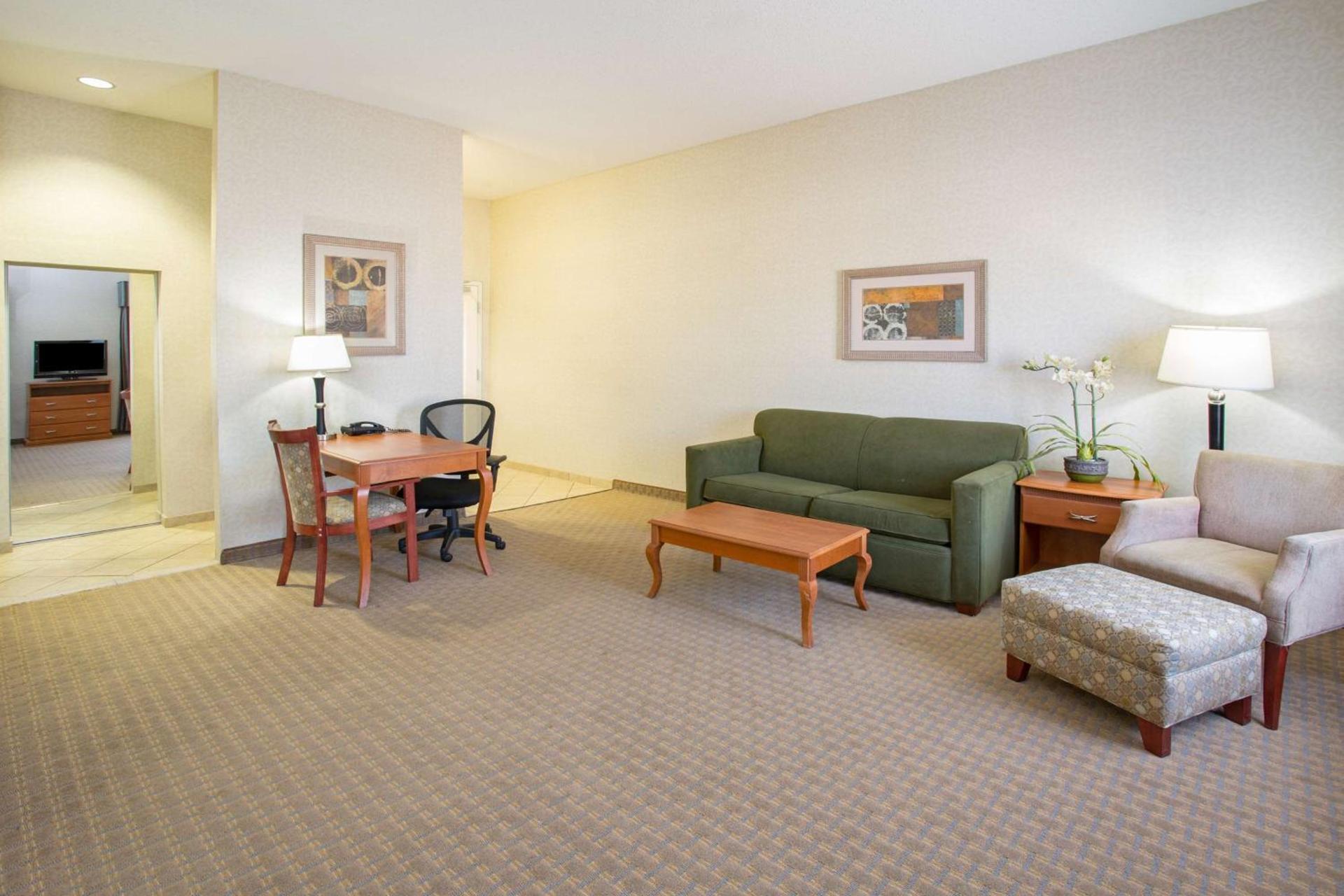 Hampton Inn Santa Rosa photo 18