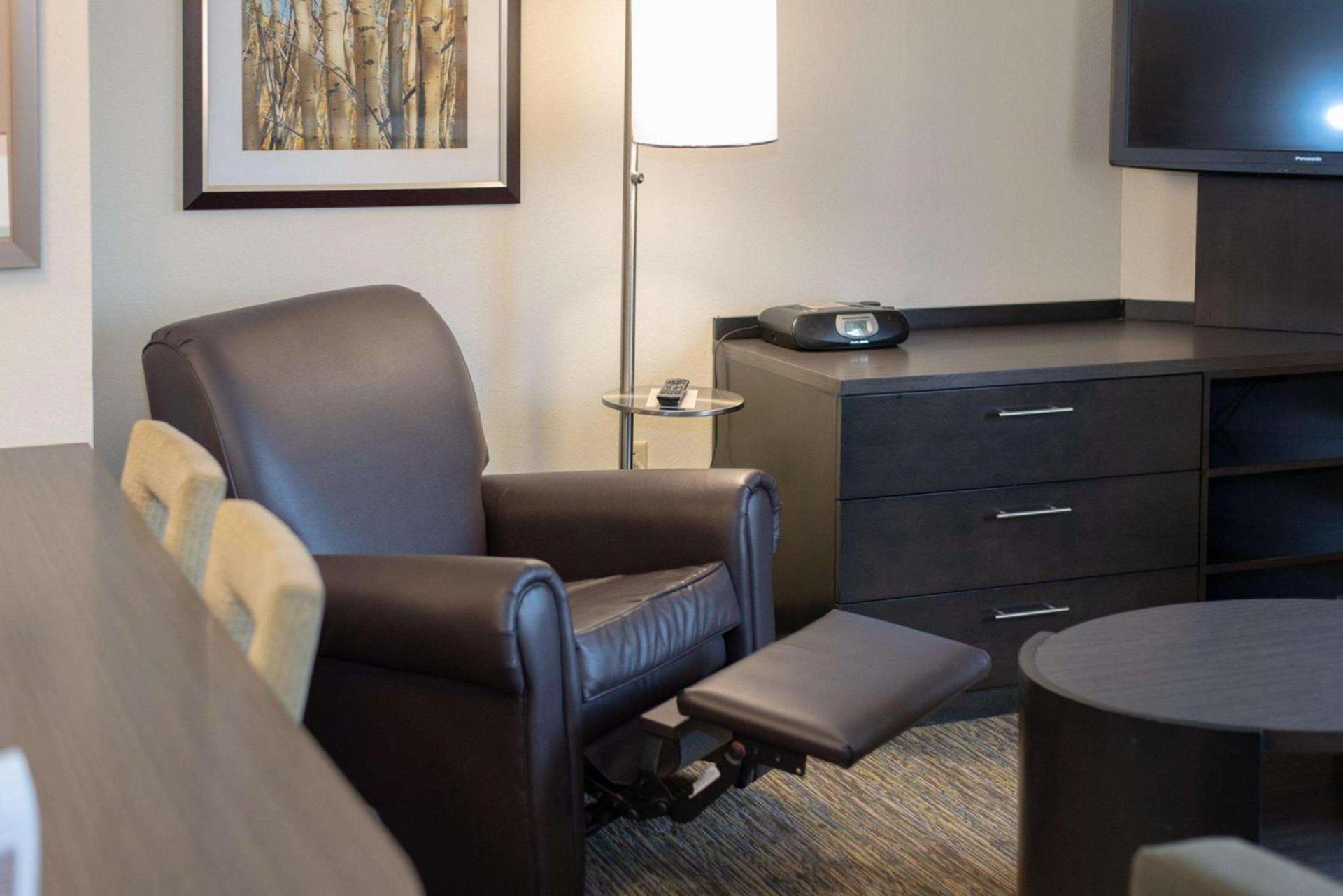 Sonesta Simply Suites Jacksonville photo 26
