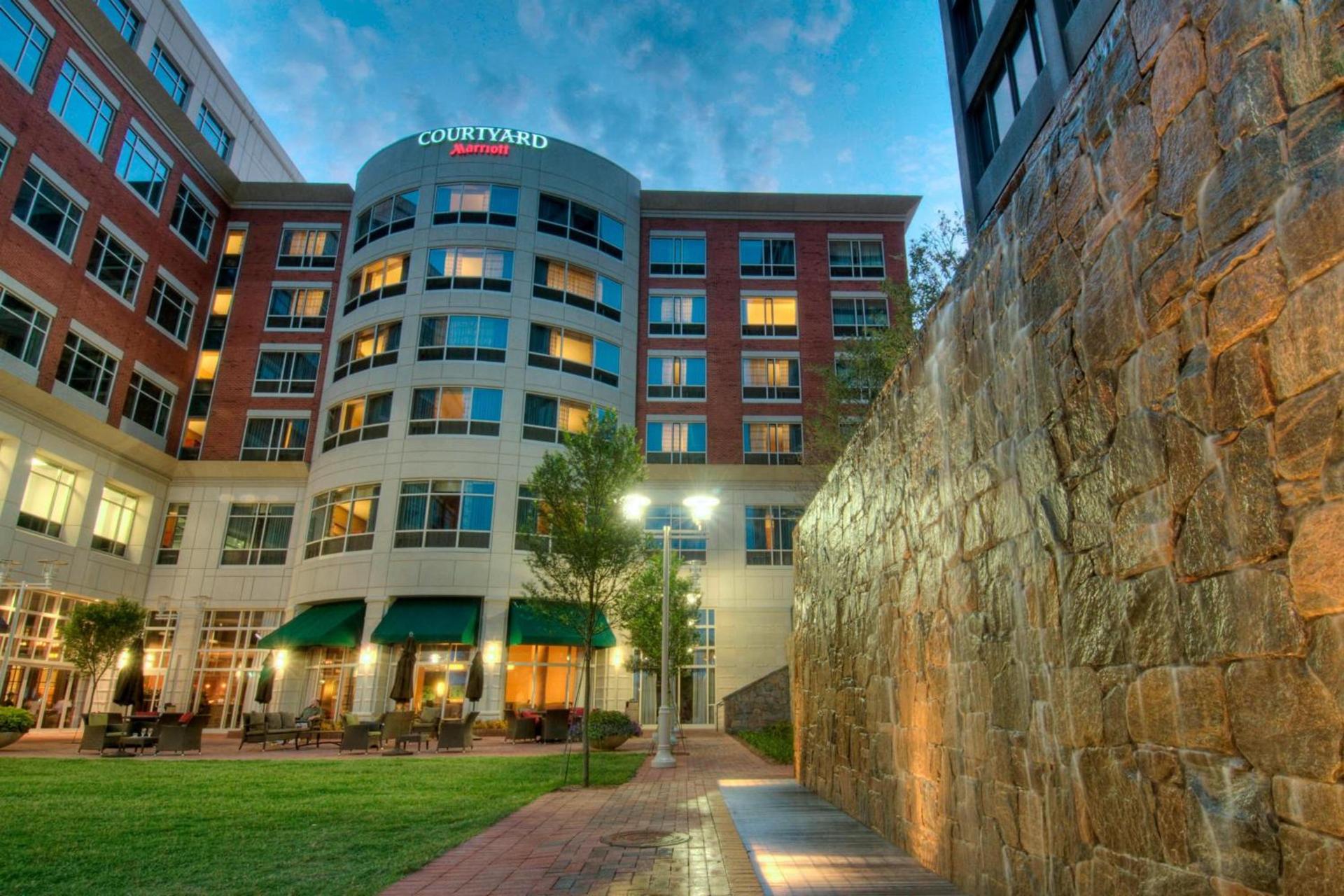 Courtyard by Marriott Greenville Downtown photo 14