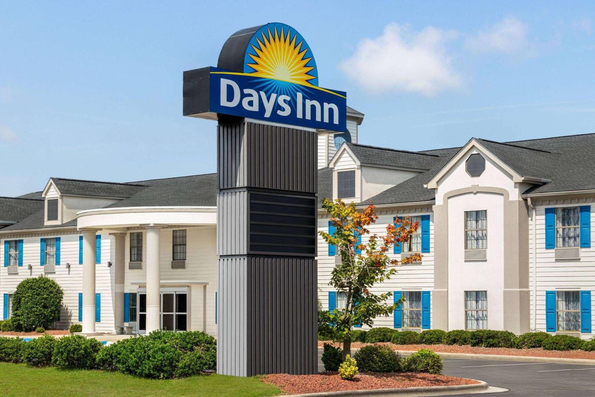 Days Inn by Wyndham Shallotte photo 2