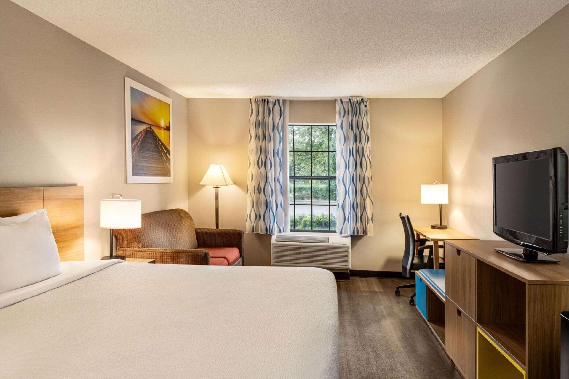 Days Inn by Wyndham Shallotte photo 8