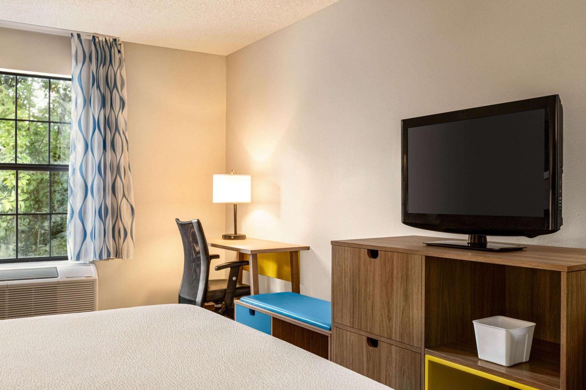 Days Inn by Wyndham Shallotte photo 9