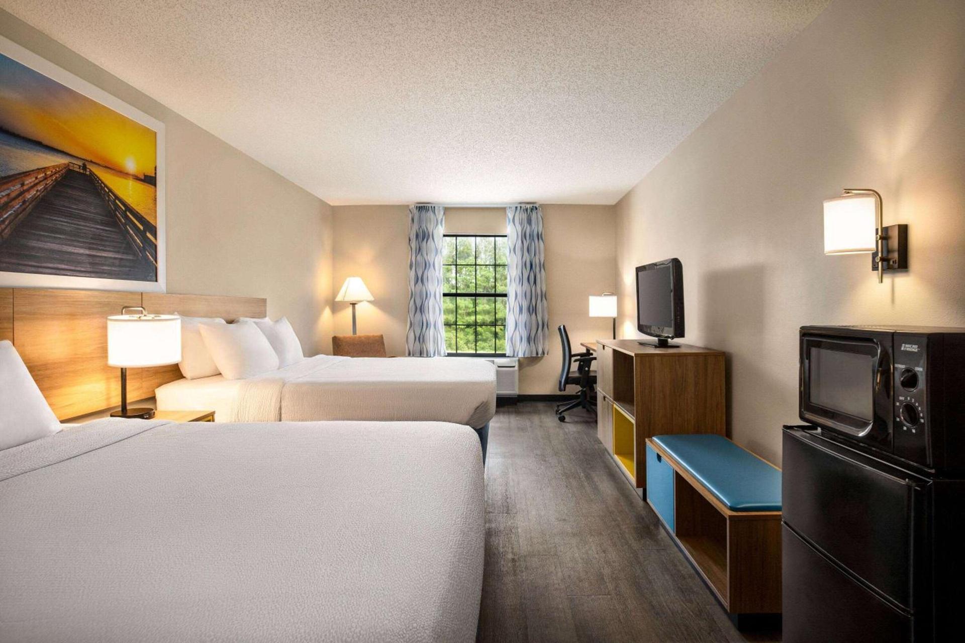 Days Inn by Wyndham Shallotte photo 16
