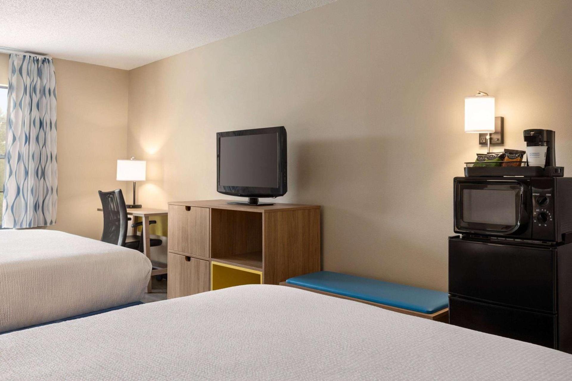 Days Inn by Wyndham Shallotte photo 17