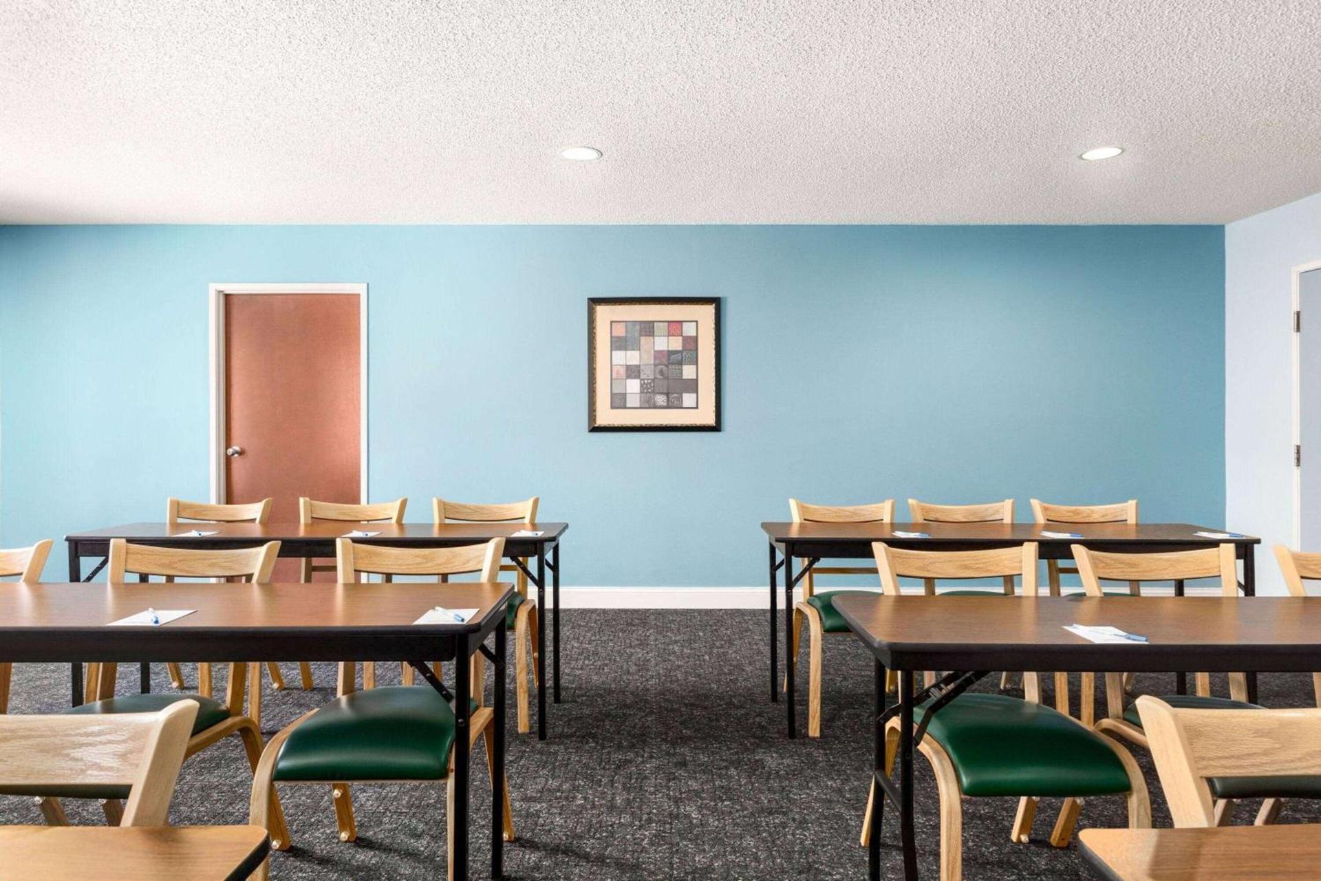 Days Inn by Wyndham Shallotte photo 21