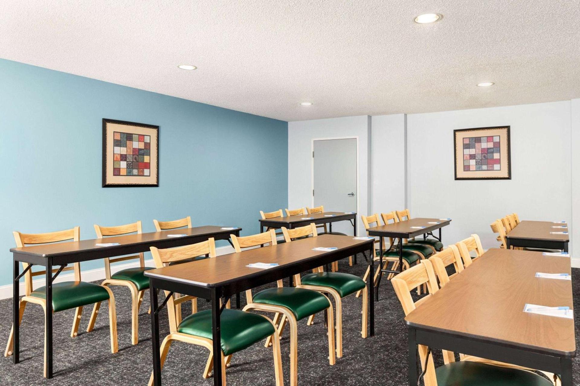 Days Inn by Wyndham Shallotte photo 22
