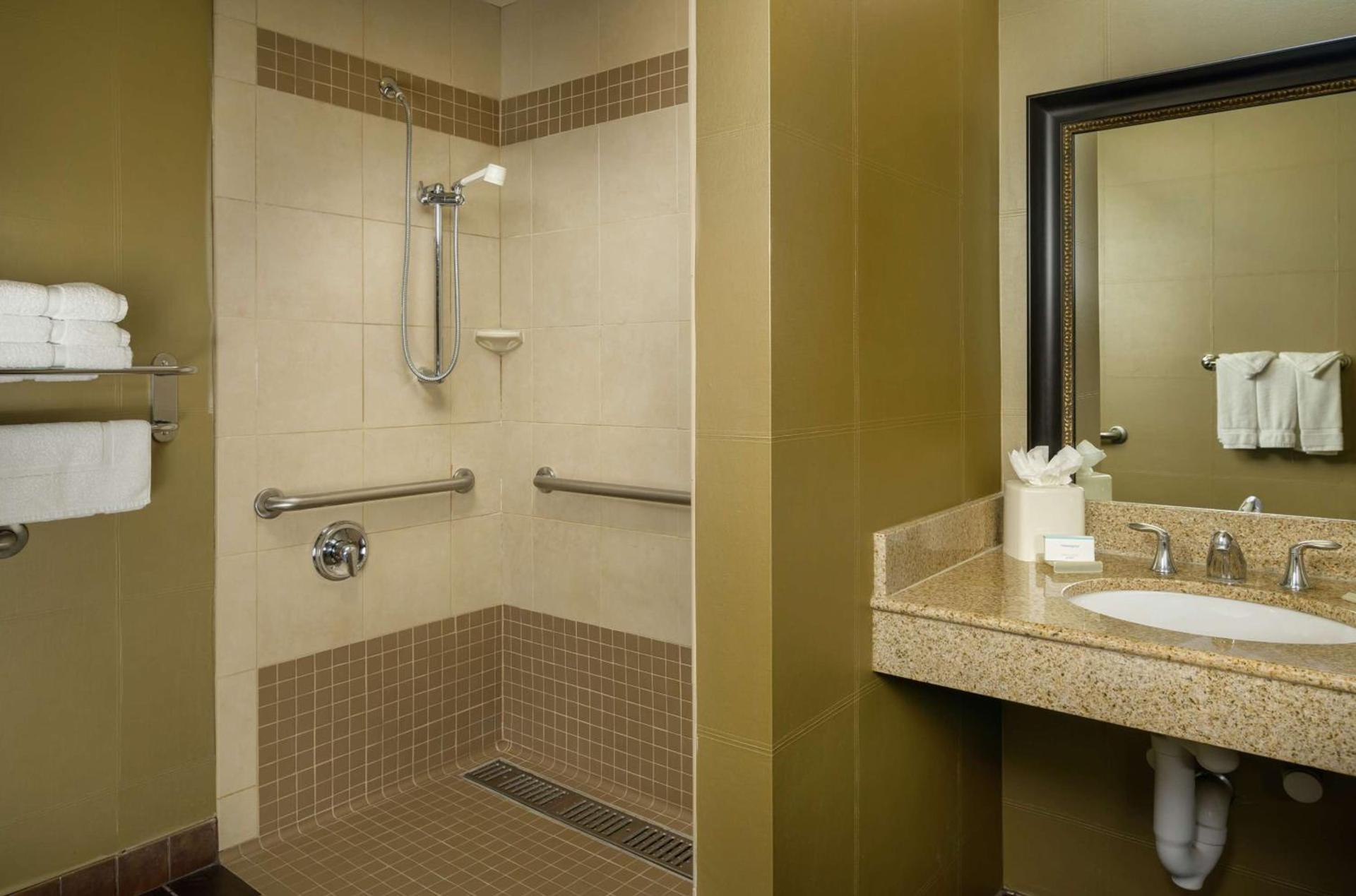 Hilton Garden Inn Phoenix Airport North photo 13