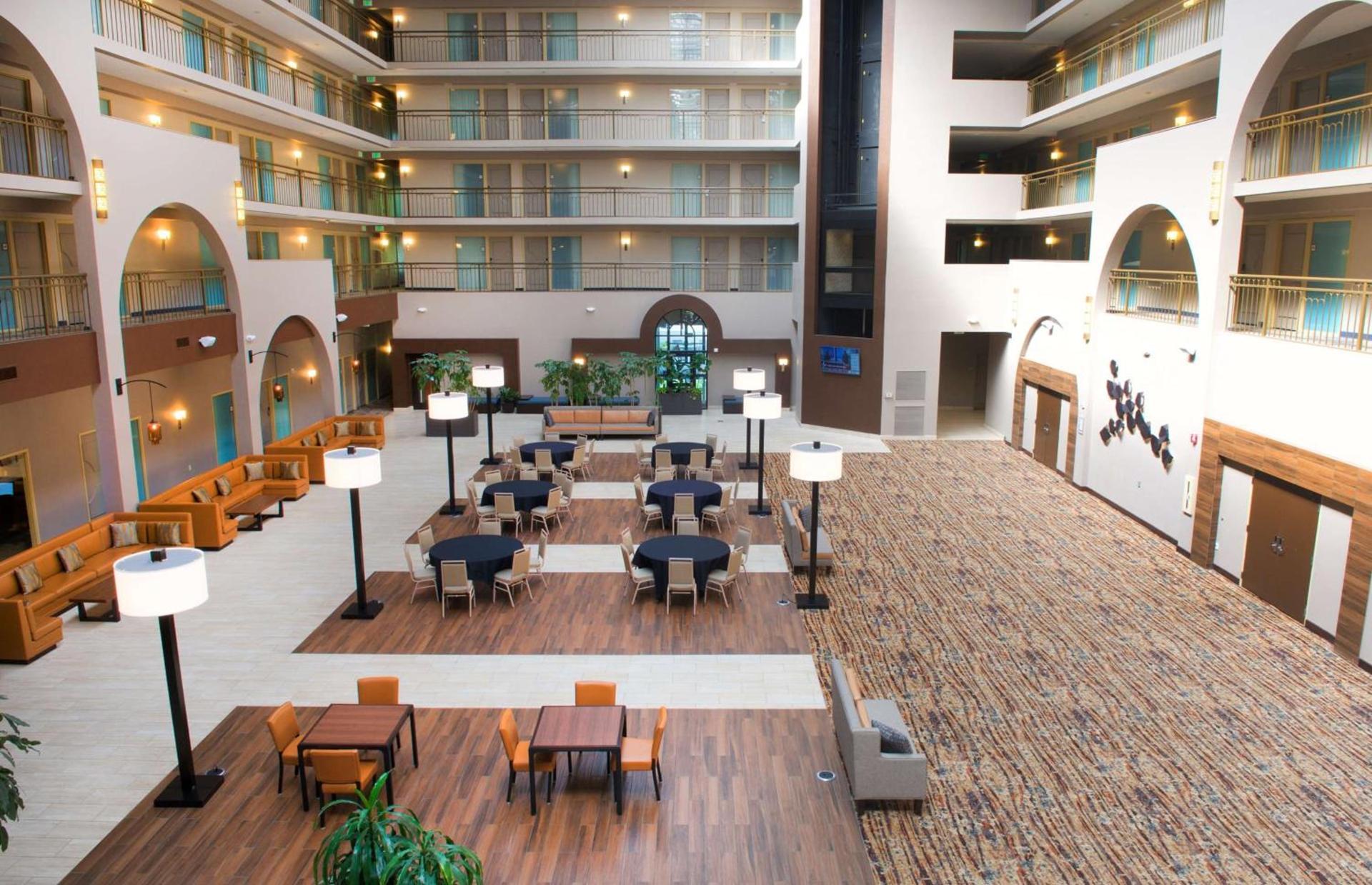 Embassy Suites by Hilton Seattle North Lynnwood photo 7