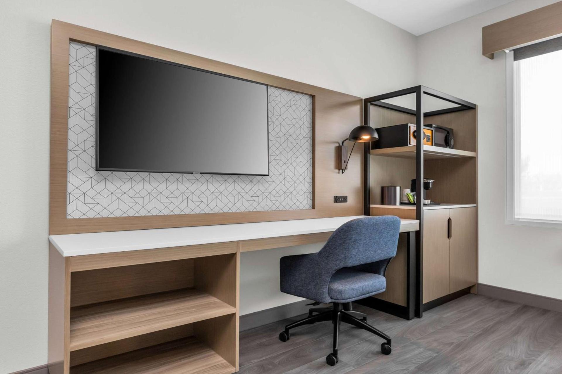 La Quinta Inn & Suites by Wyndham San Jose Airport-Downtown photo 43