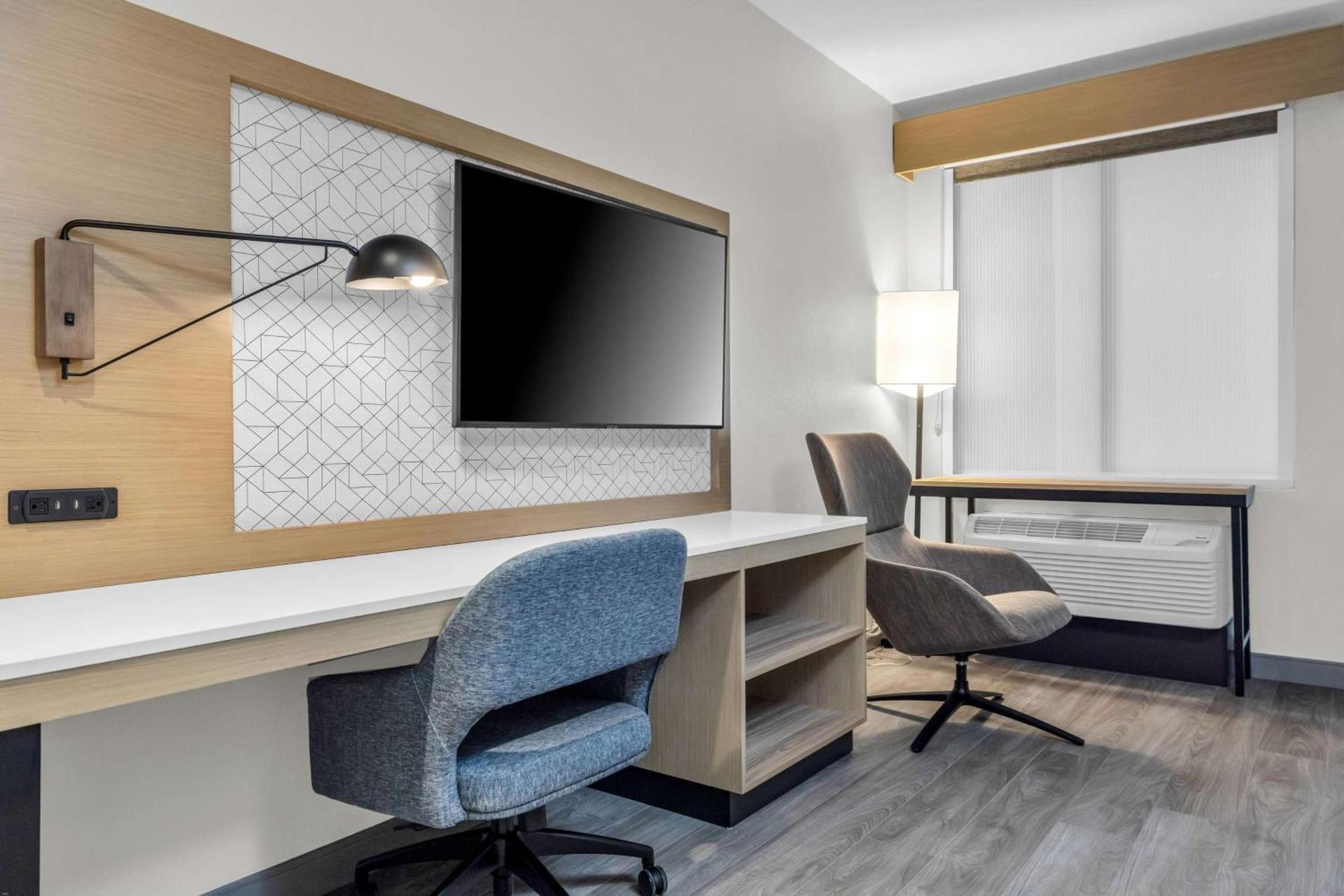 La Quinta Inn & Suites by Wyndham San Jose Airport-Downtown photo 45