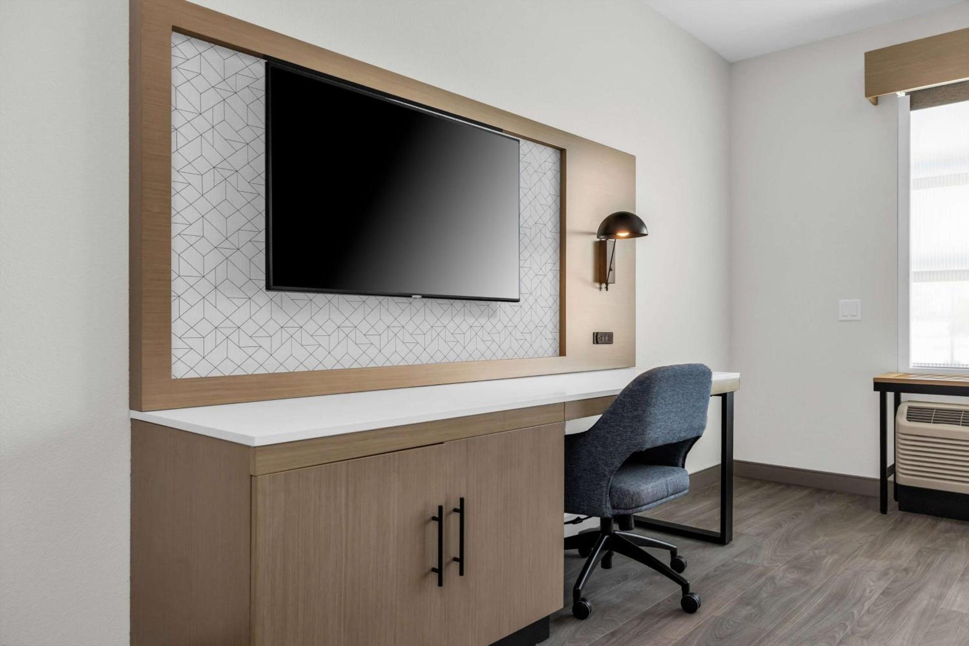 La Quinta Inn & Suites by Wyndham San Jose Airport-Downtown photo 47