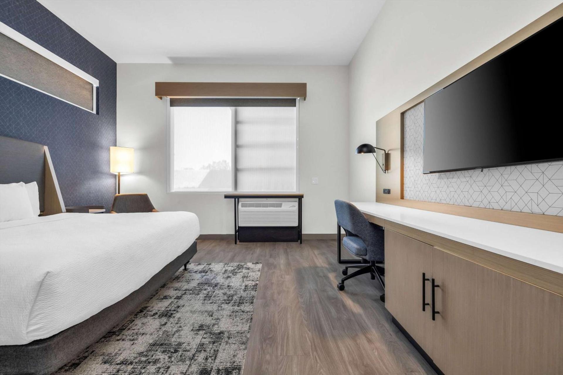 La Quinta Inn & Suites by Wyndham San Jose Airport-Downtown photo 46