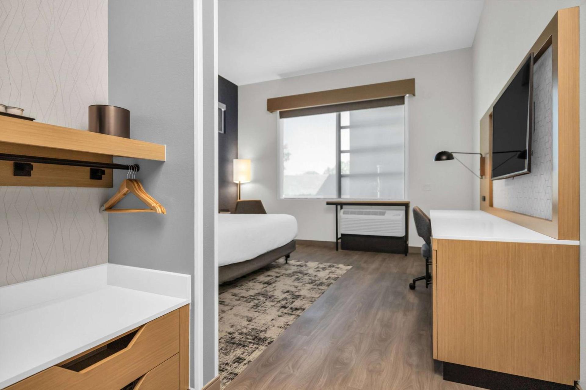 La Quinta Inn & Suites by Wyndham San Jose Airport-Downtown photo 49