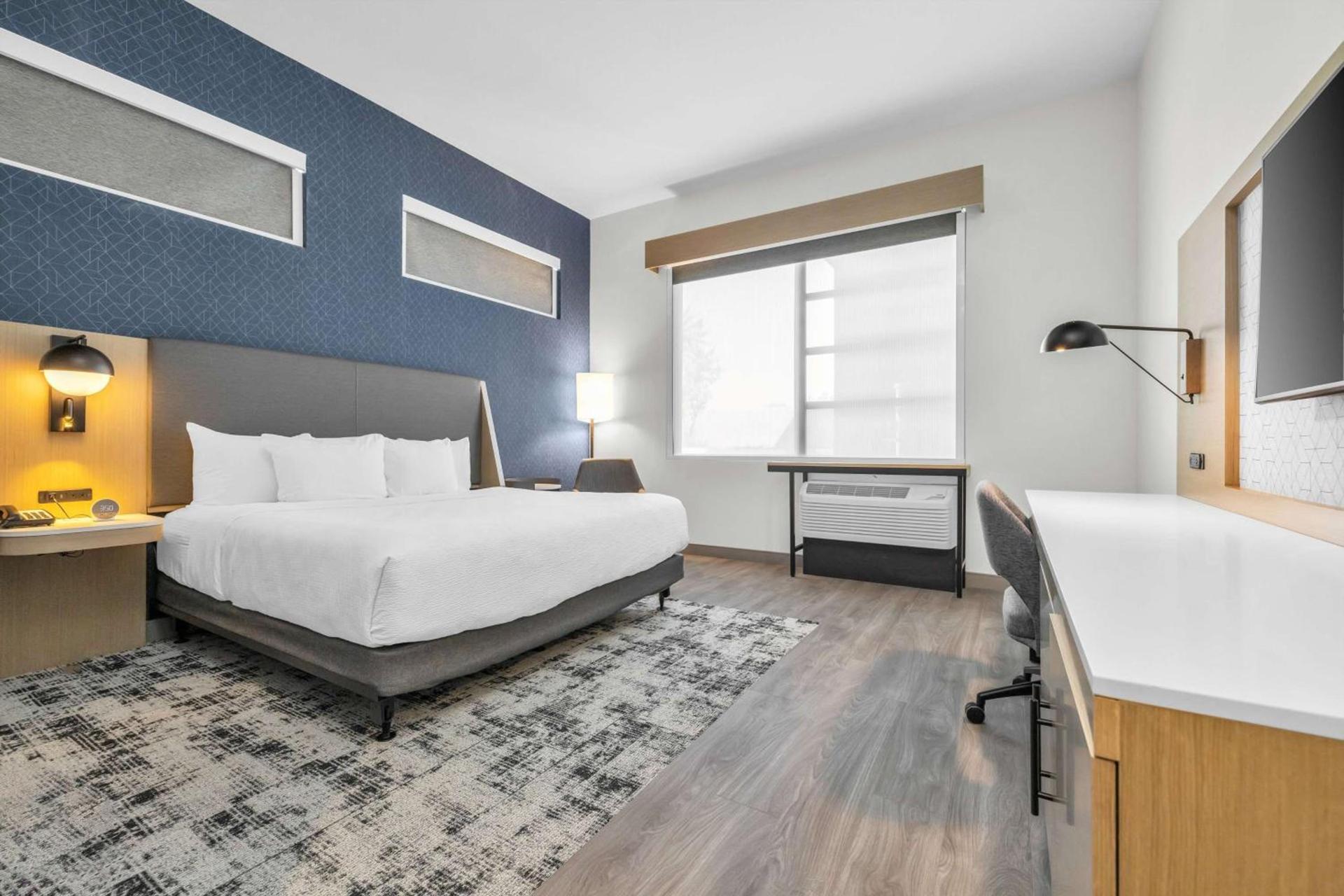 La Quinta Inn & Suites by Wyndham San Jose Airport-Downtown photo 51