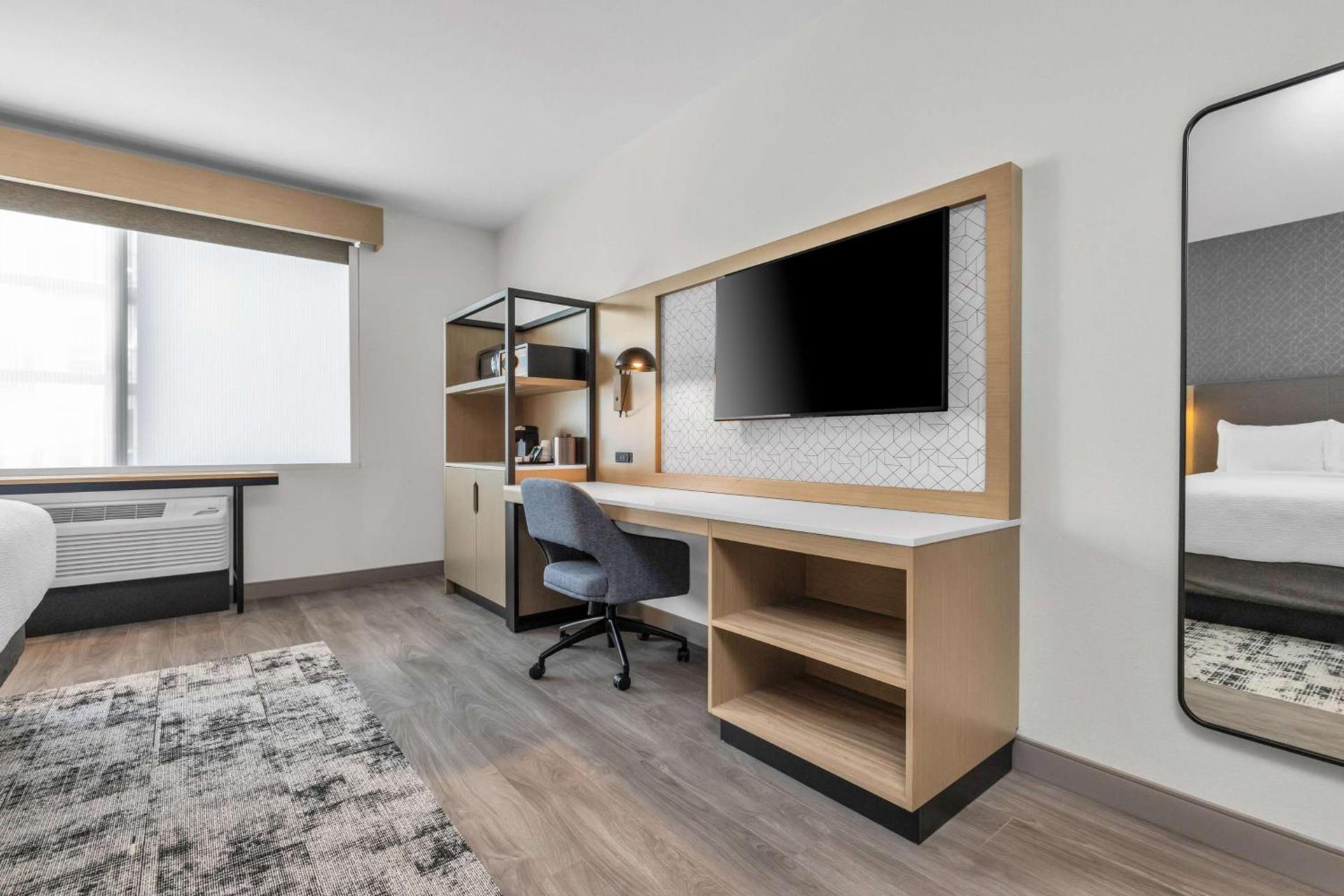 La Quinta Inn & Suites by Wyndham San Jose Airport-Downtown photo 56