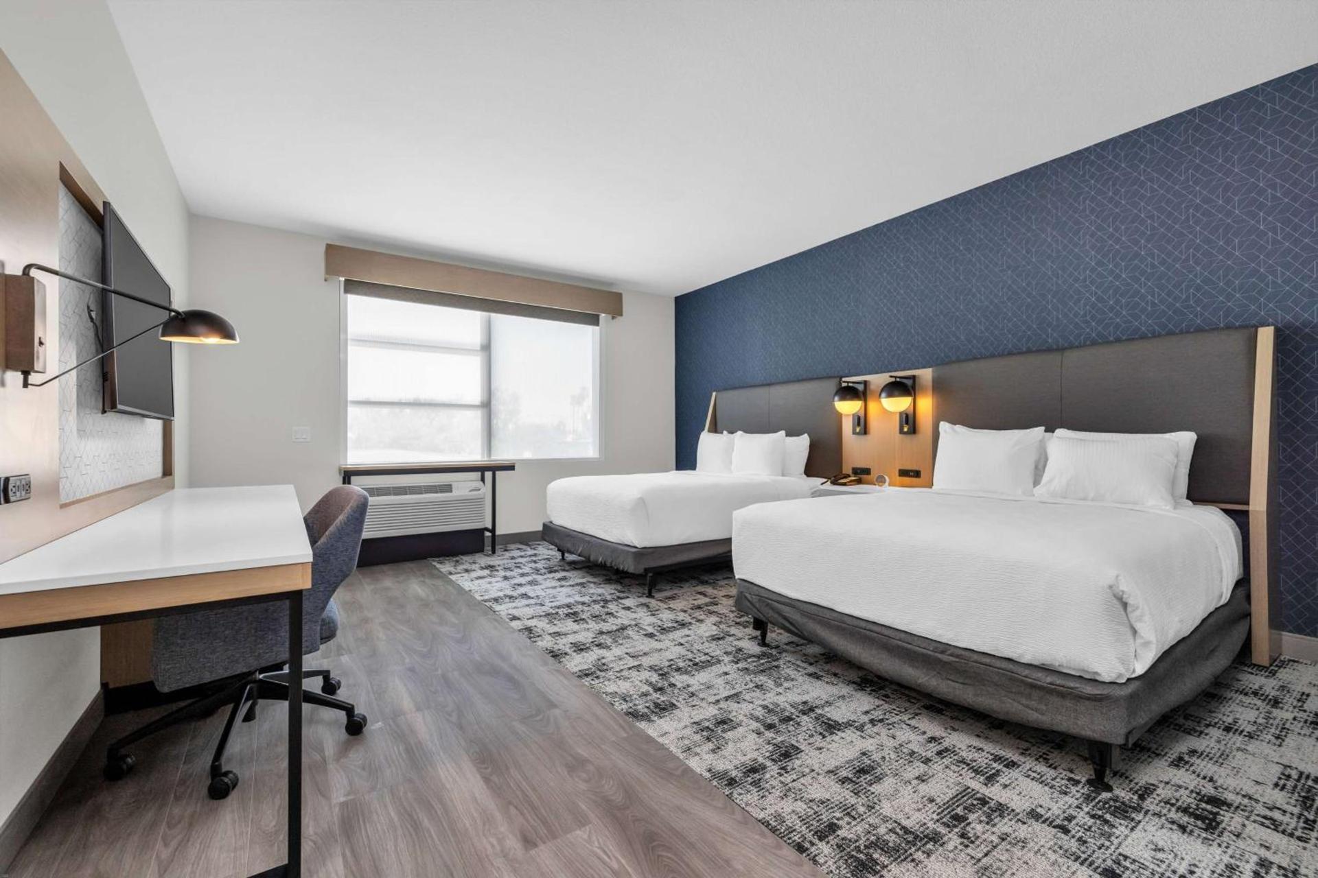 La Quinta Inn & Suites by Wyndham San Jose Airport-Downtown photo 65