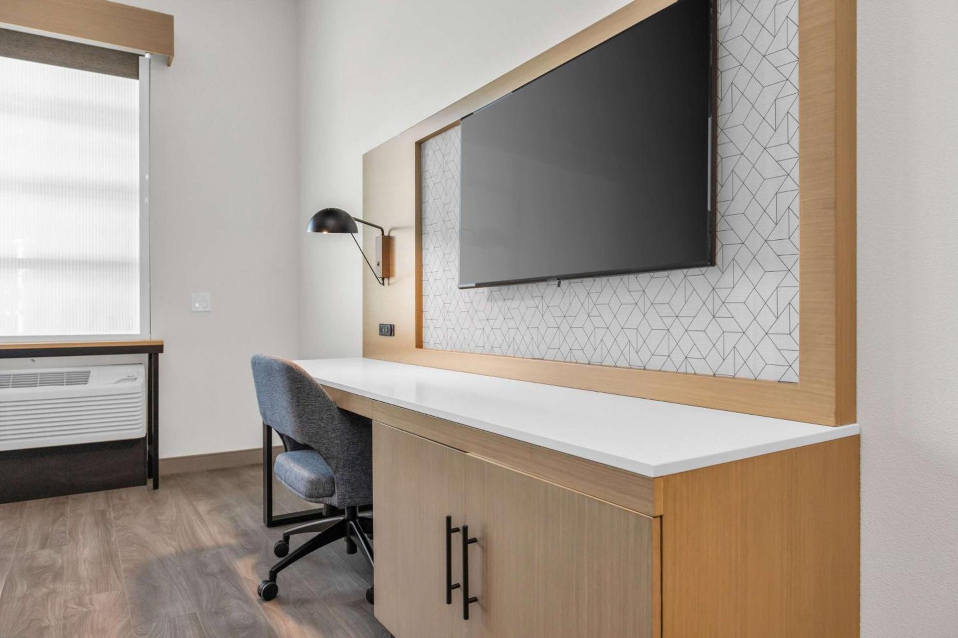 La Quinta Inn & Suites by Wyndham San Jose Airport-Downtown photo 68