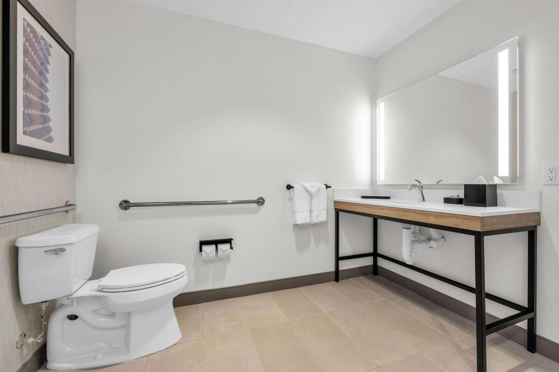 La Quinta Inn & Suites by Wyndham San Jose Airport-Downtown photo 76