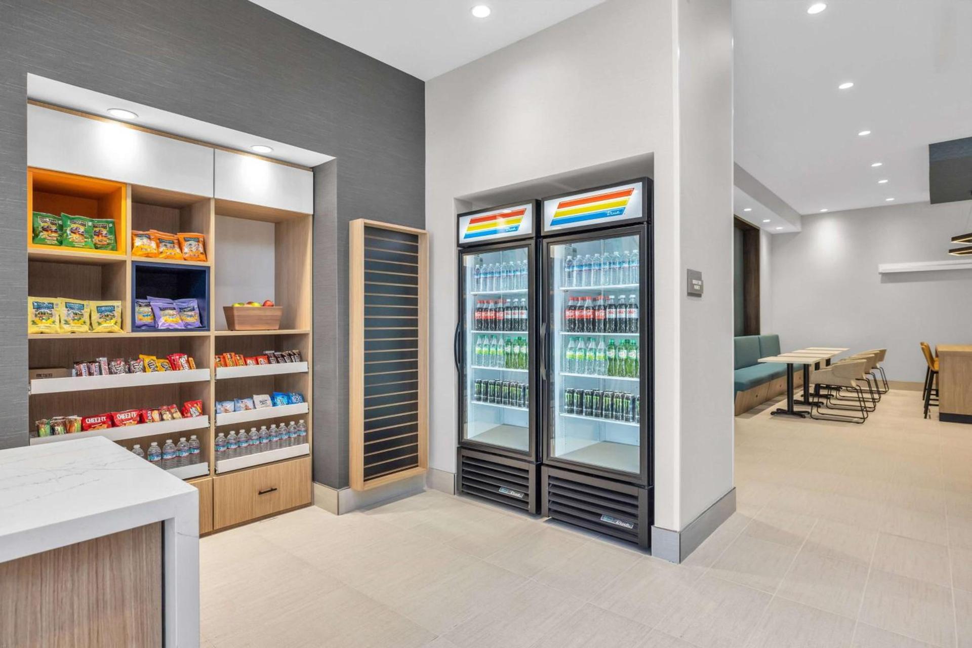 La Quinta Inn & Suites by Wyndham San Jose Airport-Downtown photo 78