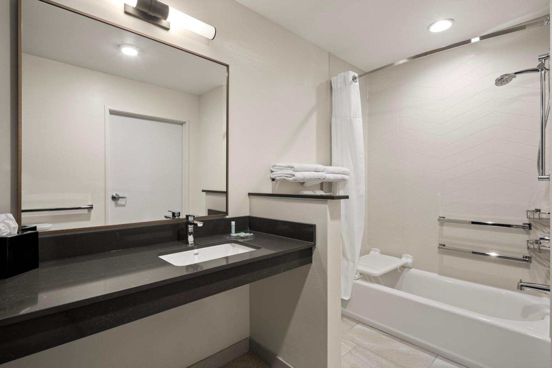 Fairfield by Marriott Inn & Suites Yankton photo 23